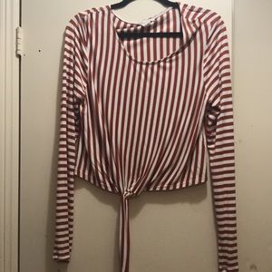 💜 2/15 💜 Long sleeve front tie striped top